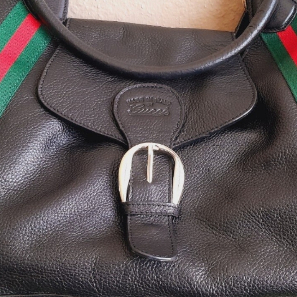 GUCCI PURSE ๐ฏ% Authentic - Picture 12 of 12